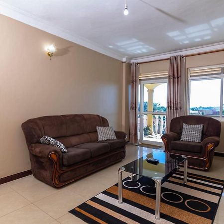Karibu Bb Suites Entebbe Eksteriør bilde