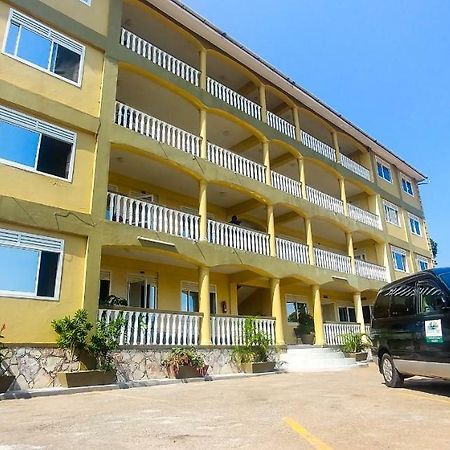 Karibu Bb Suites Entebbe Eksteriør bilde