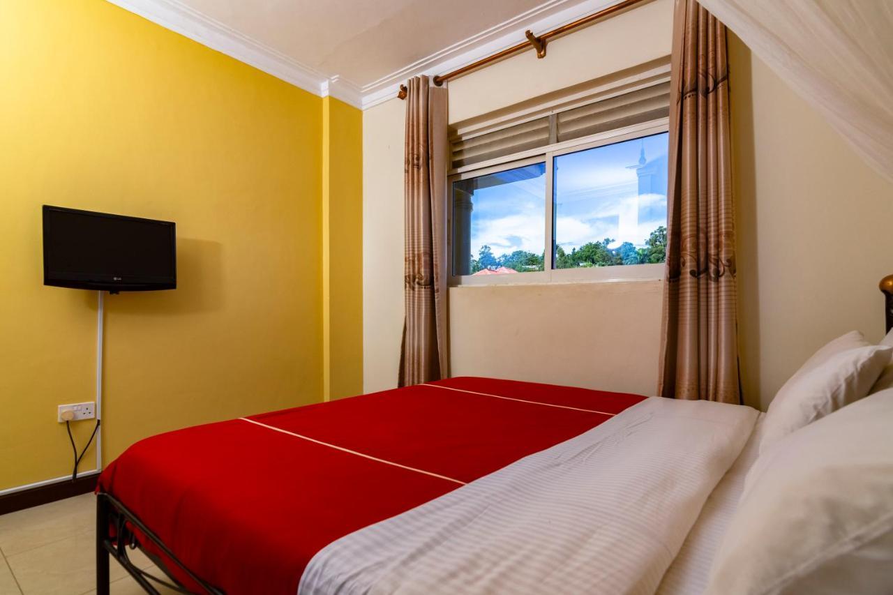 Karibu Bb Suites Entebbe Eksteriør bilde