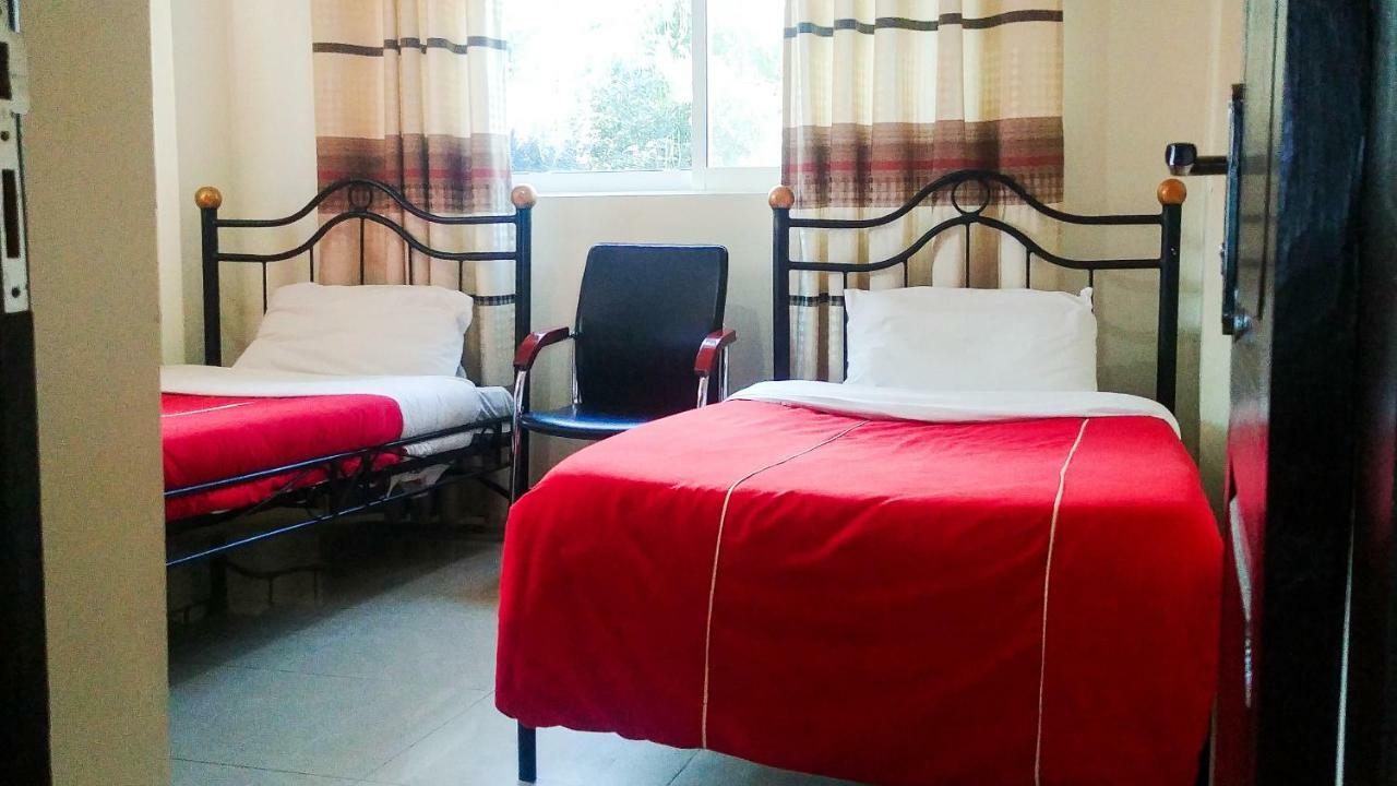 Karibu Bb Suites Entebbe Eksteriør bilde